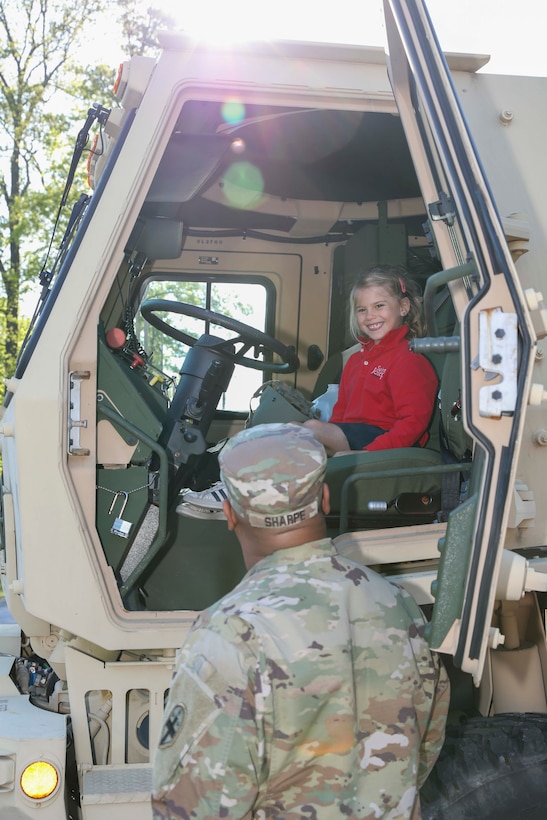 Teaching kids how the Army Reserve treats 'boo-boos and owies'