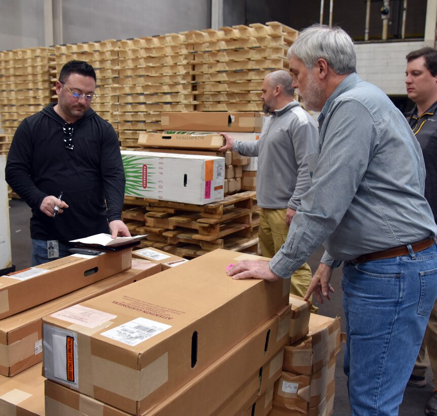DLA Distribution and Troop Support team up for palm distribution