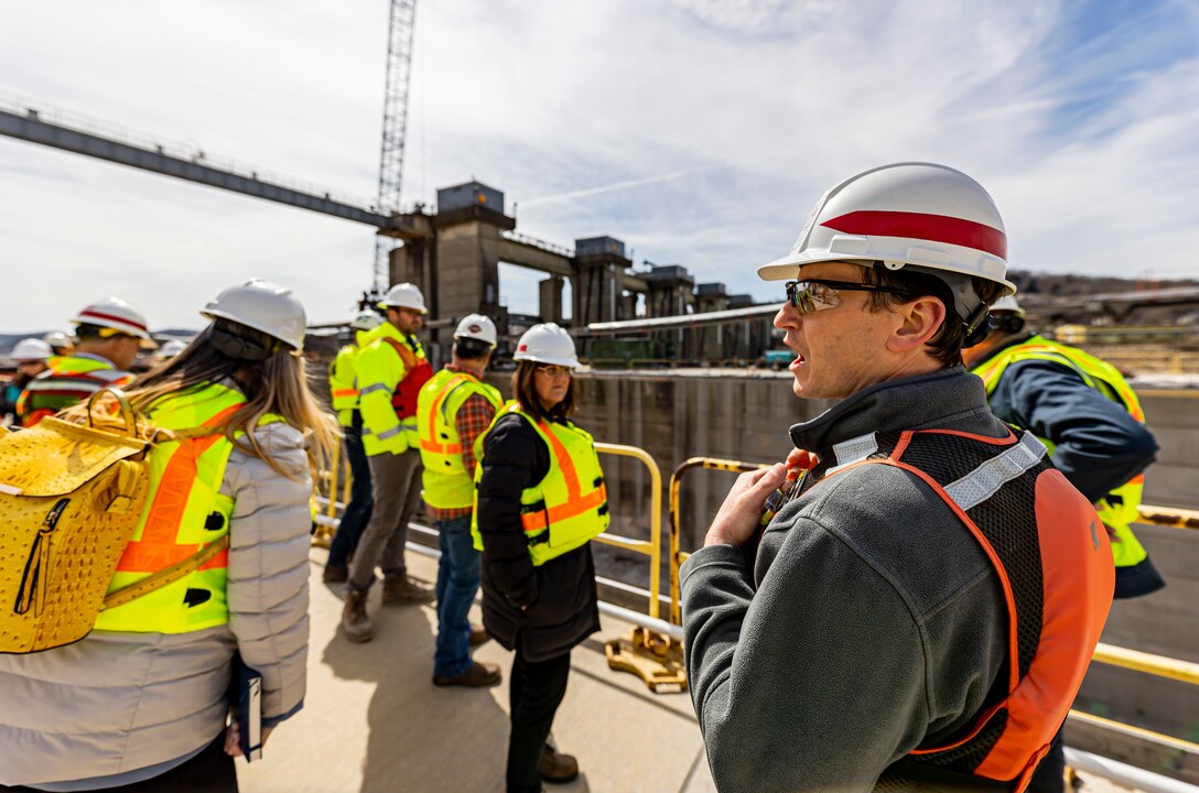 Construction for a new lock on the Monongahela River