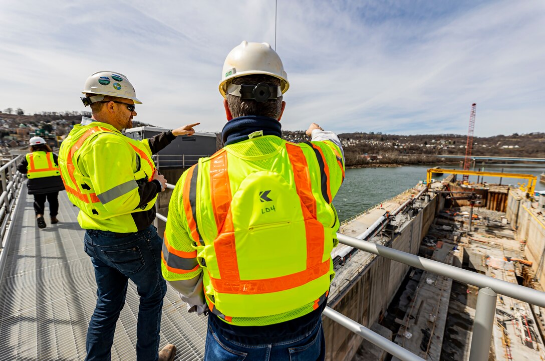 Construction for a new lock on the Monongahela River