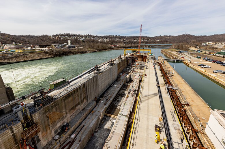 Construction for a new lock on the Monongahela River