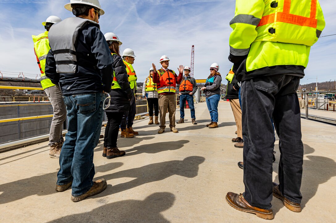 Construction for a new lock on the Monongahela River