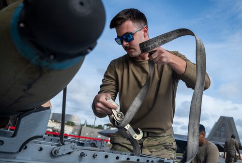 Final Raptor weapons load at Eglin