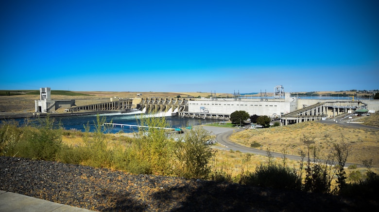 morning shot of ice harbor lock and dam