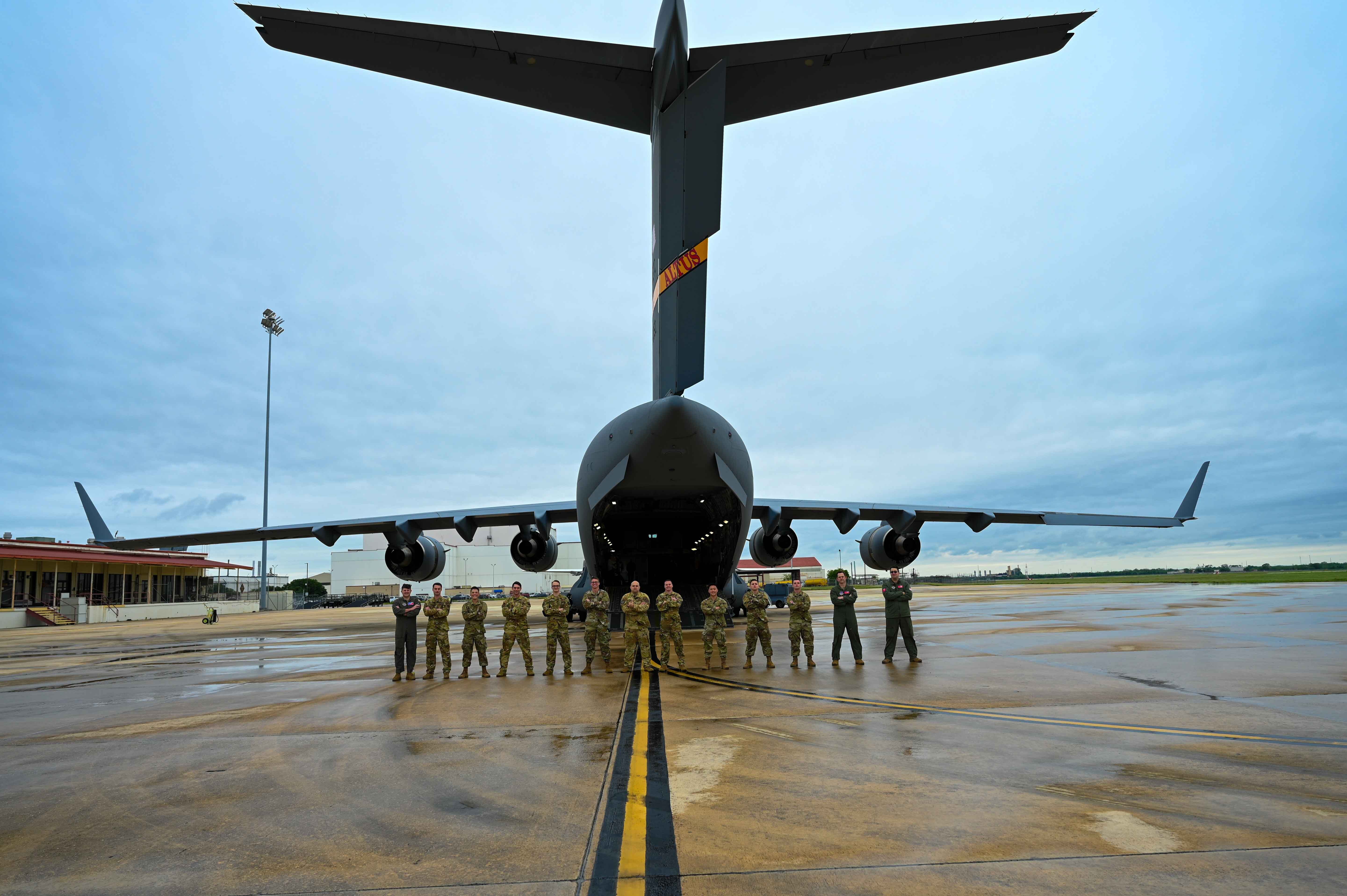 97 AMW leaders connect with future Altus Airmen > Altus Air