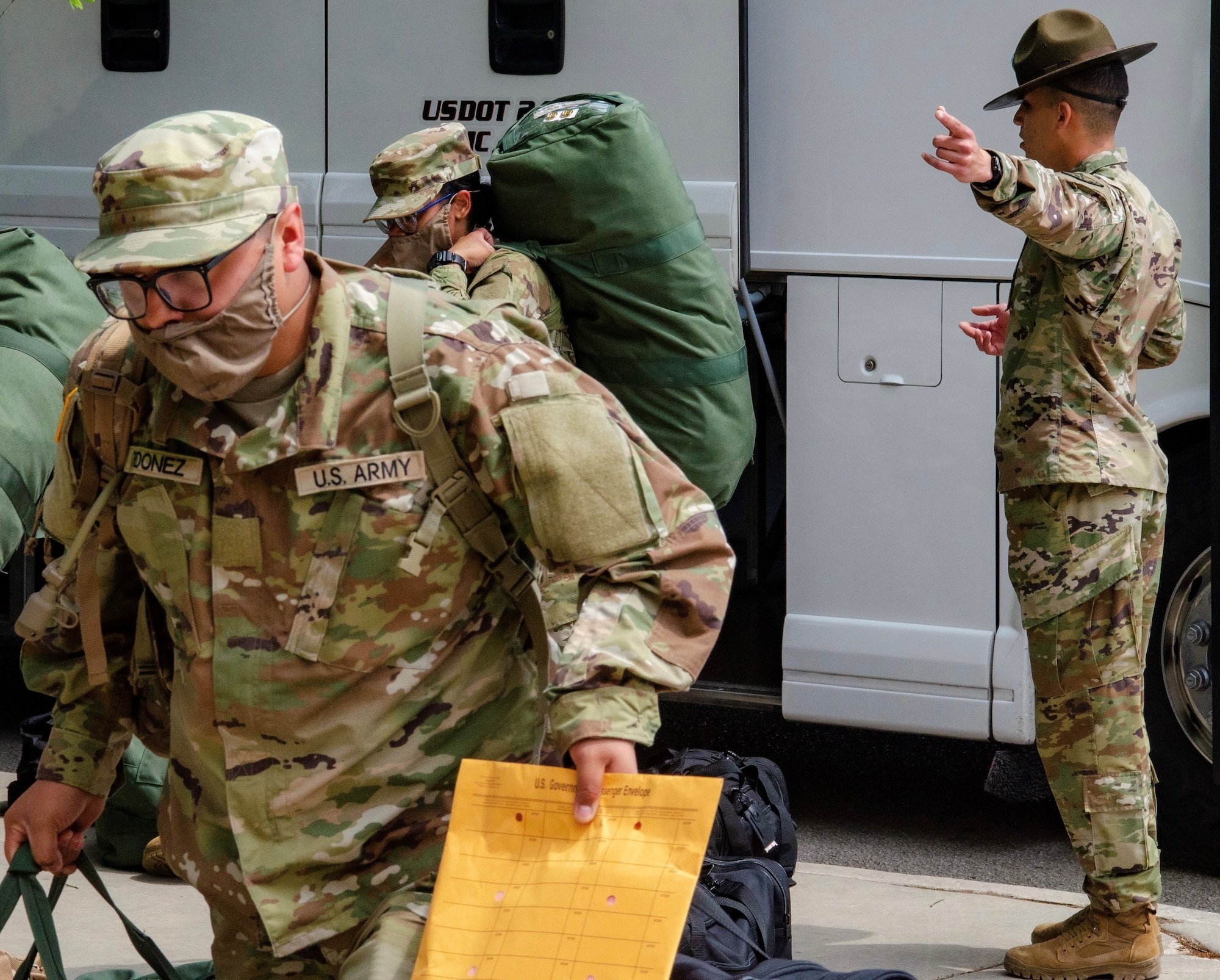 U.S. Army Element Echo Company trainees arrive to the Defense Language Institute English Language Center at Joint Base San Antonio-Lackland, Texas, April 04, 2023. DLIELC is the largest English language training program in the Department of Defense and is a critical training center for members of the United States military. (U.S. Air Force photo by Agnes Koterba)