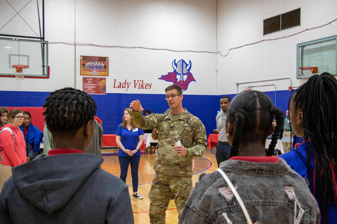VICKSBURG, Miss. – The U.S. Army Corps of Engineers (USACE) Vicksburg District held a career fair at the Warren Central Junior High School basketball gymnasium on Thursday for over 400 eighth graders from four local junior high schools.