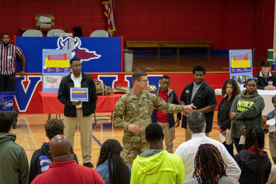VICKSBURG, Miss. – The U.S. Army Corps of Engineers (USACE) Vicksburg District held a career fair at the Warren Central Junior High School basketball gymnasium on Thursday for over 400 eighth graders from four local junior high schools.