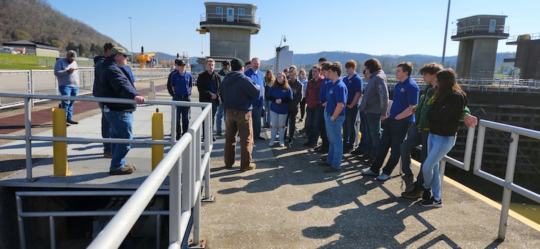 Winfield Locks and Dam Tour