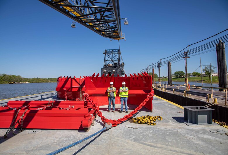 The Memphis District officially welcomed a brand new, $25.5 million Bank Grading Unit (BGU), April 11, 2023, when it docked at its new home port at Ensley Engineer Yard in Memphis, Tennessee.
The new BGU was built over a period of three years and is replacing the district’s legacy bank grader. With nearly 75 years of operations in the books, it’s safe to say the 1949 barge-mounted Bucyrus-Erie dragline model is ready for retirement.