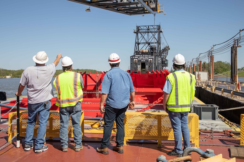 The Memphis District officially welcomed a brand new, $25.5 million Bank Grading Unit (BGU), April 11, 2023, when it docked at its new home port at Ensley Engineer Yard in Memphis, Tennessee.
The new BGU was built over a period of three years and is replacing the district’s legacy bank grader. With nearly 75 years of operations in the books, it’s safe to say the 1949 barge-mounted Bucyrus-Erie dragline model is ready for retirement.