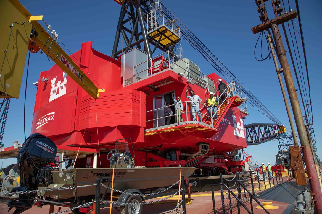 The Memphis District officially welcomed a brand new, $25.5 million Bank Grading Unit (BGU), April 11, 2023, when it docked at its new home port at Ensley Engineer Yard in Memphis, Tennessee.
The new BGU was built over a period of three years and is replacing the district’s legacy bank grader. With nearly 75 years of operations in the books, it’s safe to say the 1949 barge-mounted Bucyrus-Erie dragline model is ready for retirement.