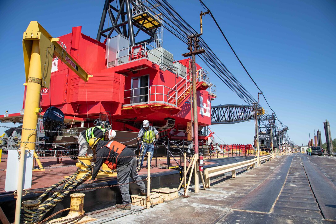 The Memphis District officially welcomed a brand new, $25.5 million Bank Grading Unit (BGU), April 11, 2023, when it docked at its new home port at Ensley Engineer Yard in Memphis, Tennessee.
The new BGU was built over a period of three years and is replacing the district’s legacy bank grader. With nearly 75 years of operations in the books, it’s safe to say the 1949 barge-mounted Bucyrus-Erie dragline model is ready for retirement.