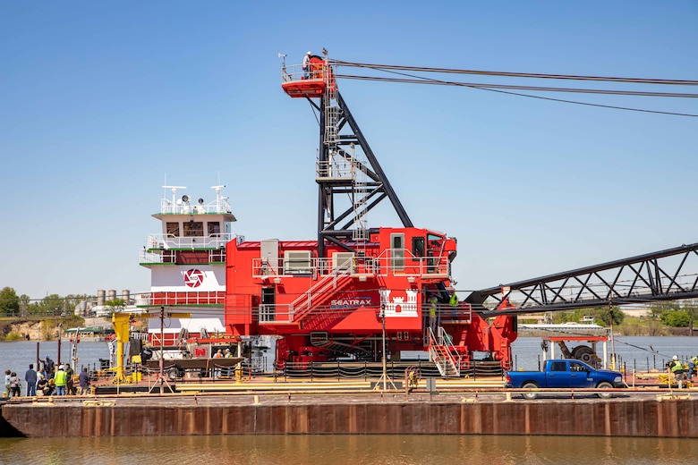 The Memphis District officially welcomed a brand new, $25.5 million Bank Grading Unit (BGU), April 11, 2023, when it docked at its new home port at Ensley Engineer Yard in Memphis, Tennessee.
The new BGU was built over a period of three years and is replacing the district’s legacy bank grader. With nearly 75 years of operations in the books, it’s safe to say the 1949 barge-mounted Bucyrus-Erie dragline model is ready for retirement.