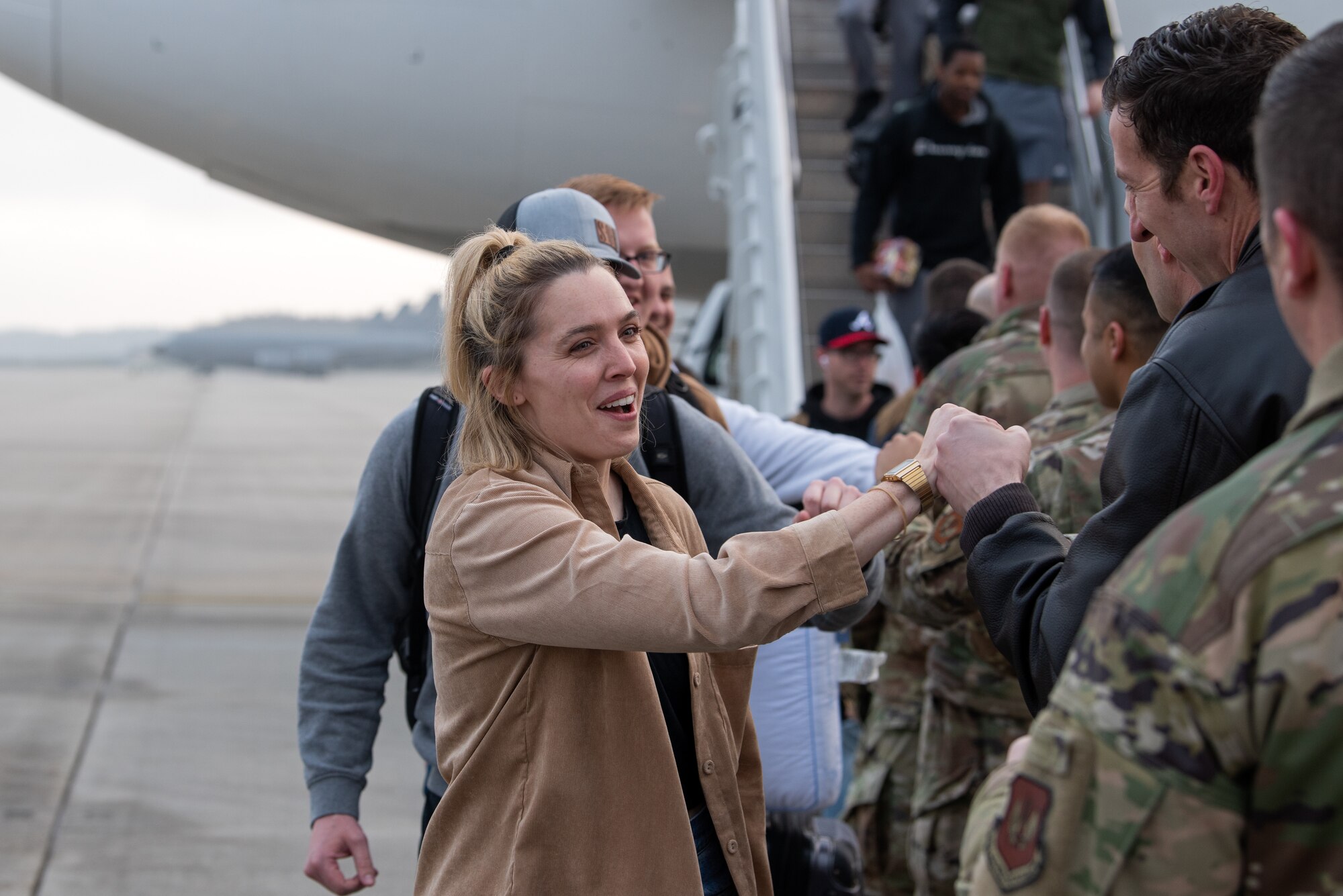 Service members from the 480th Fighter Squadron return to Spangdahlem Air Base.