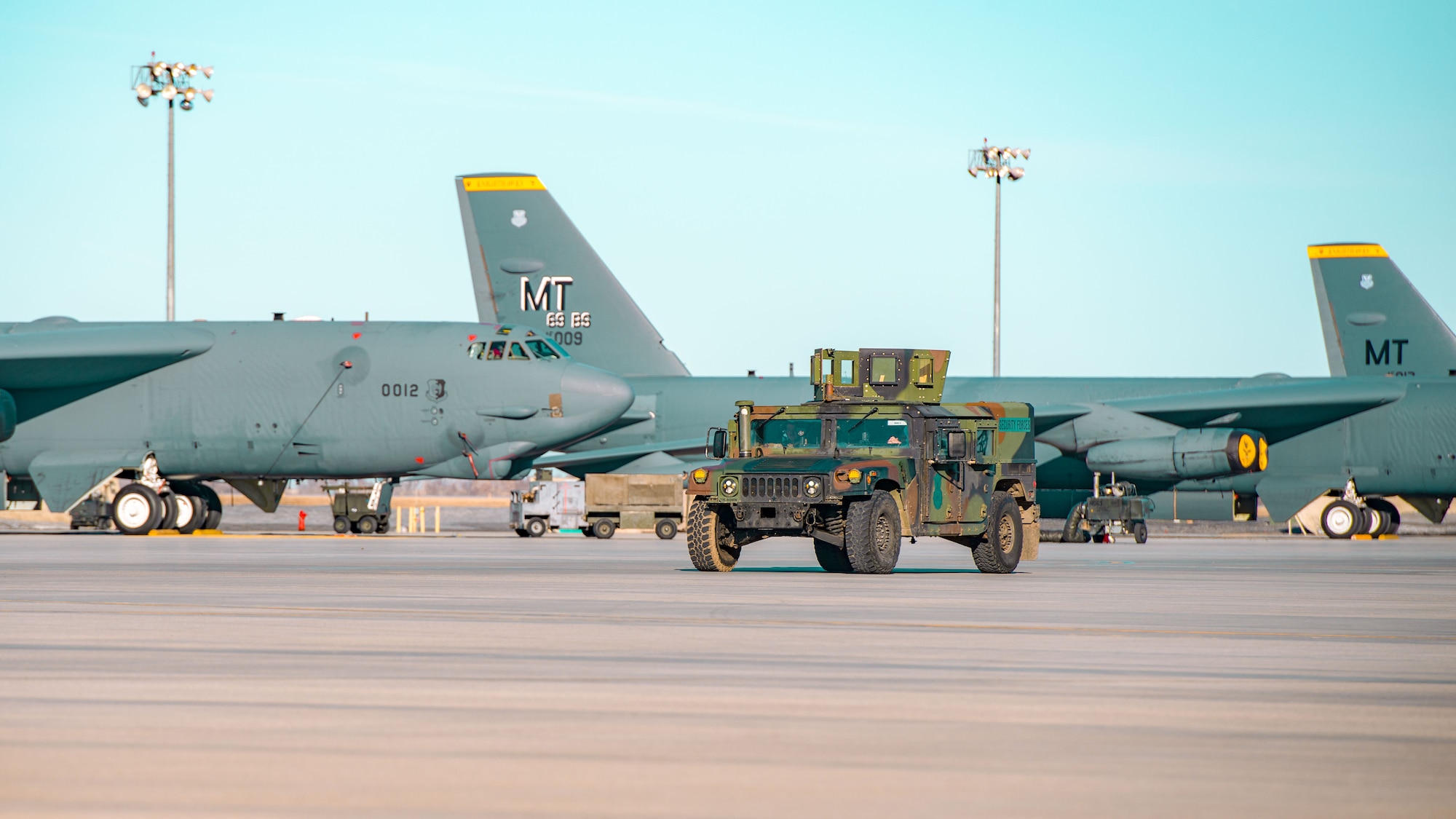 Minot LRS Airmen fuel Global Thunder 23