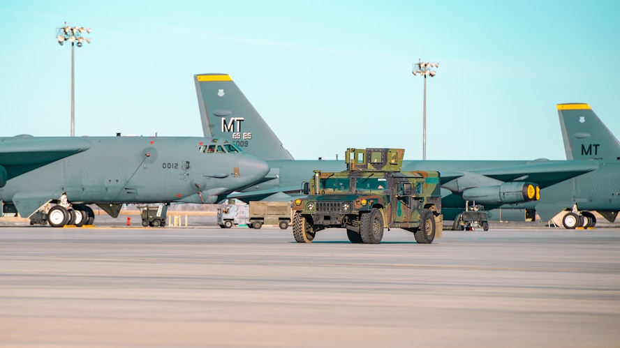 Minot LRS Airmen fuel Global Thunder 23