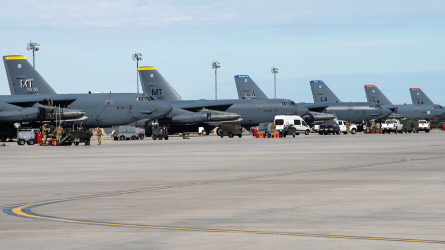 Munitions Airmen arm B-52s during Global Thunder 23
