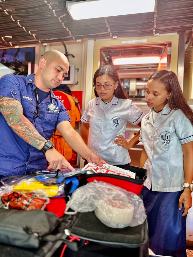 School tours aboard Oliver Henry in Palau