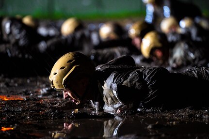 Special Warfare candidates complete obstacle course at Joint Base San Antonio-Lackland