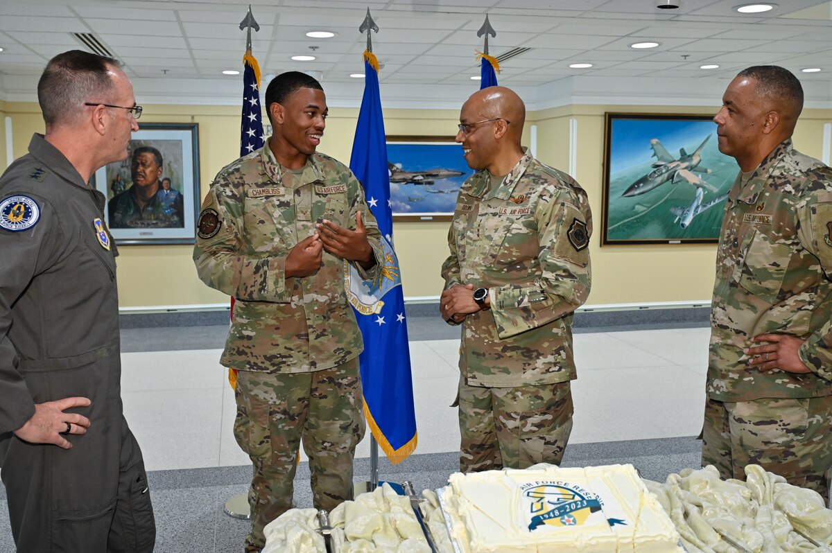 photo of Senior Airman Shamadre Chambliss, the youngest airman present, speaking with Air Force Chief of Staff Gen. CQ Brown, Jr.