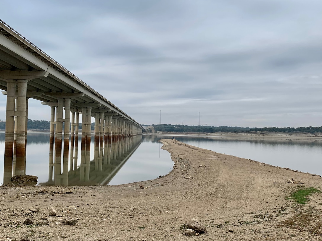 Photo from fall 2022 taken from the shoreline of Leona Park looking northwest under the HWY 36 bridge on Belton Lake. Lake elevation at that time is estimated to be 13 feet below normal pool.