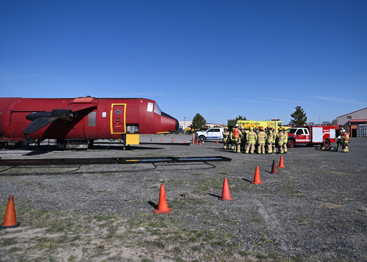 Kingsley Field Fire Department complete livefire training > 173rd