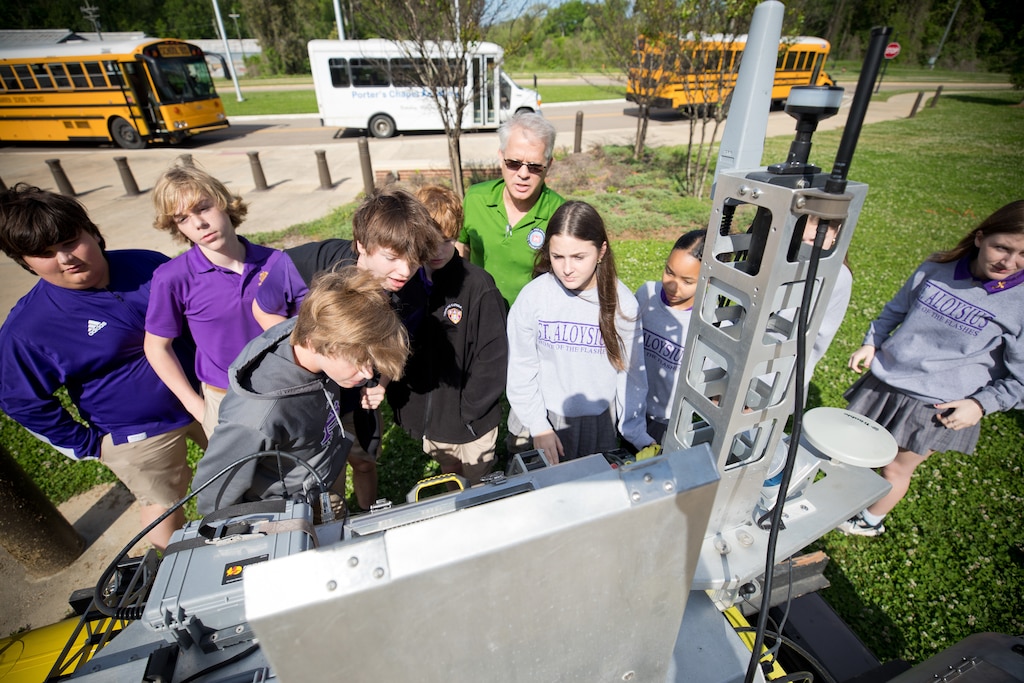 In celebration of Earth Day, more than 100 local eighth-graders made their way to the U.S. Army Engineer Research and Development Center (ERDC) in Vicksburg, Mississippi, for hands-on science demonstrations on Thursday, April 20, 2023.