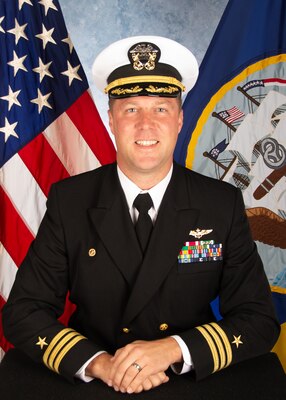 Official photo of CDR Harrington