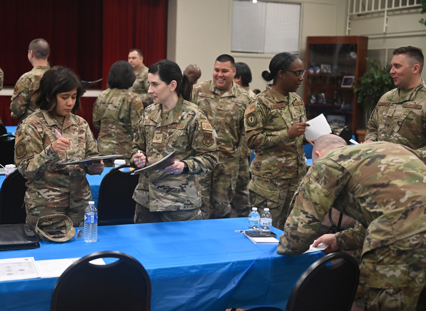 Student airmen exchange information in an icebreaker activity prior to the bulk of the agenda at Joint Base San Antonio-Lackland, Texas on March 27, 2023. (U.S. Air Force photo by 2nd Lt. Alex Dieguez)