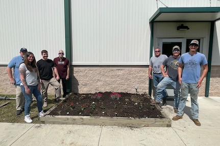 Fort Barfoot celebrates Earth Day with beautification projects