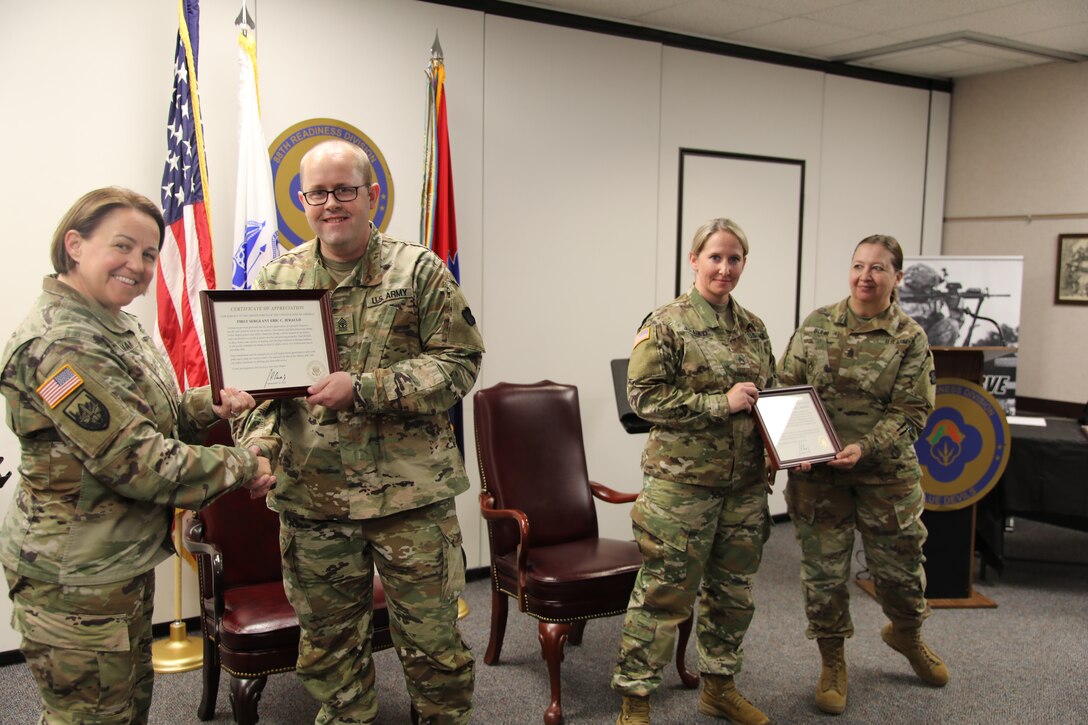 88th Mission Command Support Group celebrates two careers, a family’s retirement