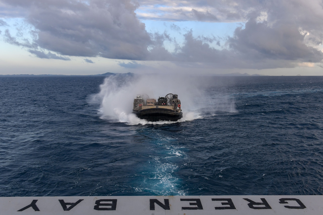 Expeditionary Strike Group Readies Marines to Land in Australia