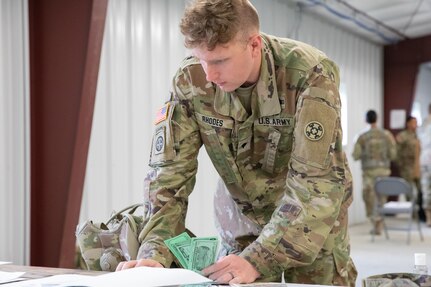 U.S. Army Reserve Soldiers conduct finance training at Exercise Diamond Saber