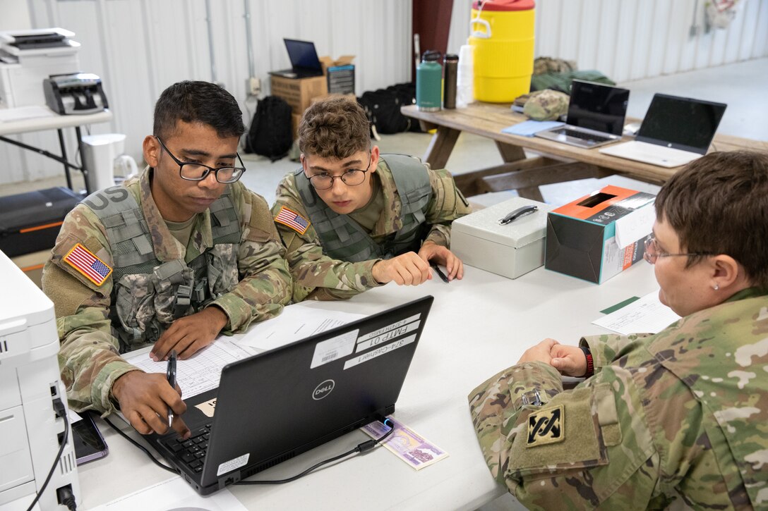 U.S. Army Reserve Soldiers conduct finance training at Exercise Diamond Saber