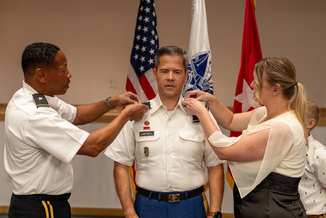 Army civilian operations planner promoted to lieutenant colonel in Army Reserve