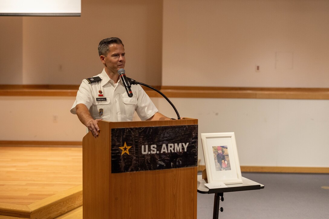 Army civilian operations planner promoted to lieutenant colonel in Army Reserve