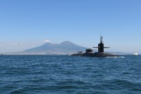 230804-N-ZV473-1021 NAPLES, Italy (Aug. 4, 2023) The Ohio-class guided-missile submarine USS Florida (SSGN 728) conducts a brief logistics stop in the Bay of Naples, in Naples, Italy, Aug. 4, 2023. The stop demonstrates the strength of the U.S.-Italy partnership as the two nations continue working together for a secure, stable & prosperous Europe. (U.S. Navy photo by Mass Communication Specialist 2nd Class Emily Casavant)