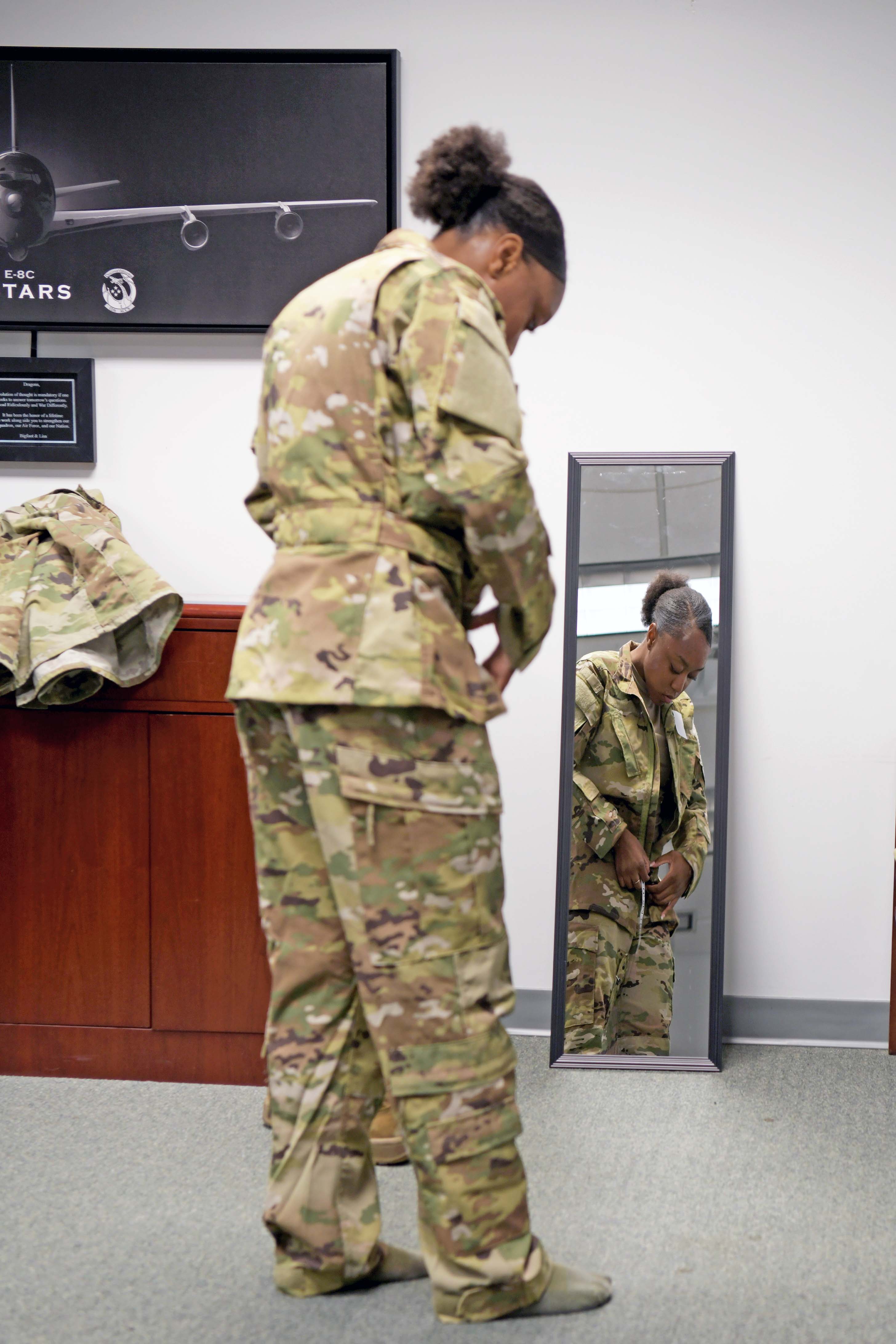 Female Fitment: Robins distributes new two-piece flight suits > Air Force  Life Cycle Management Center > Article Display