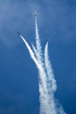 SEATTLE (Aug. 3, 2023) The U.S. Navy Flight Demonstration Squadron, the Blue Angels, perform at Lake Washington during Seattle Fleet Week, Aug. 3, 2023. Seattle Fleet Week is a time-honored celebration of the sea services and provides an opportunity for the citizens of Washington to meet Sailors, Marines and Coast Guardsmen, as well as witness firsthand the latest capabilities of today’s U.S. and Canadian maritime services. (U.S. Navy photo by Mass Communication Specialist 2nd Class Madison Cassidy)