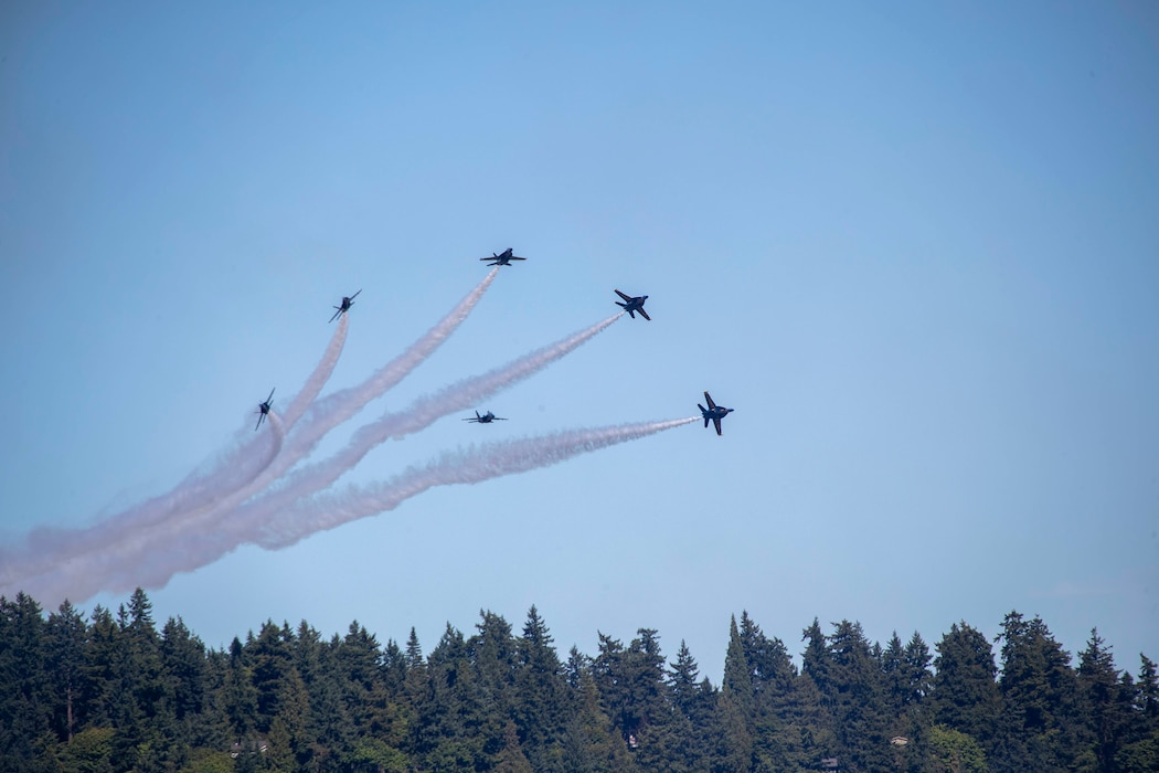 SEATTLE (Aug. 3, 2023) The U.S. Navy Flight Demonstration Squadron, the Blue Angels, perform at Lake Washington during Seattle Fleet Week, Aug. 3, 2023. Seattle Fleet Week is a time-honored celebration of the sea services and provides an opportunity for the citizens of Washington to meet Sailors, Marines and Coast Guardsmen, as well as witness firsthand the latest capabilities of today’s U.S. and Canadian maritime services. (U.S. Navy photo by Mass Communication Specialist 2nd Class Madison Cassidy)