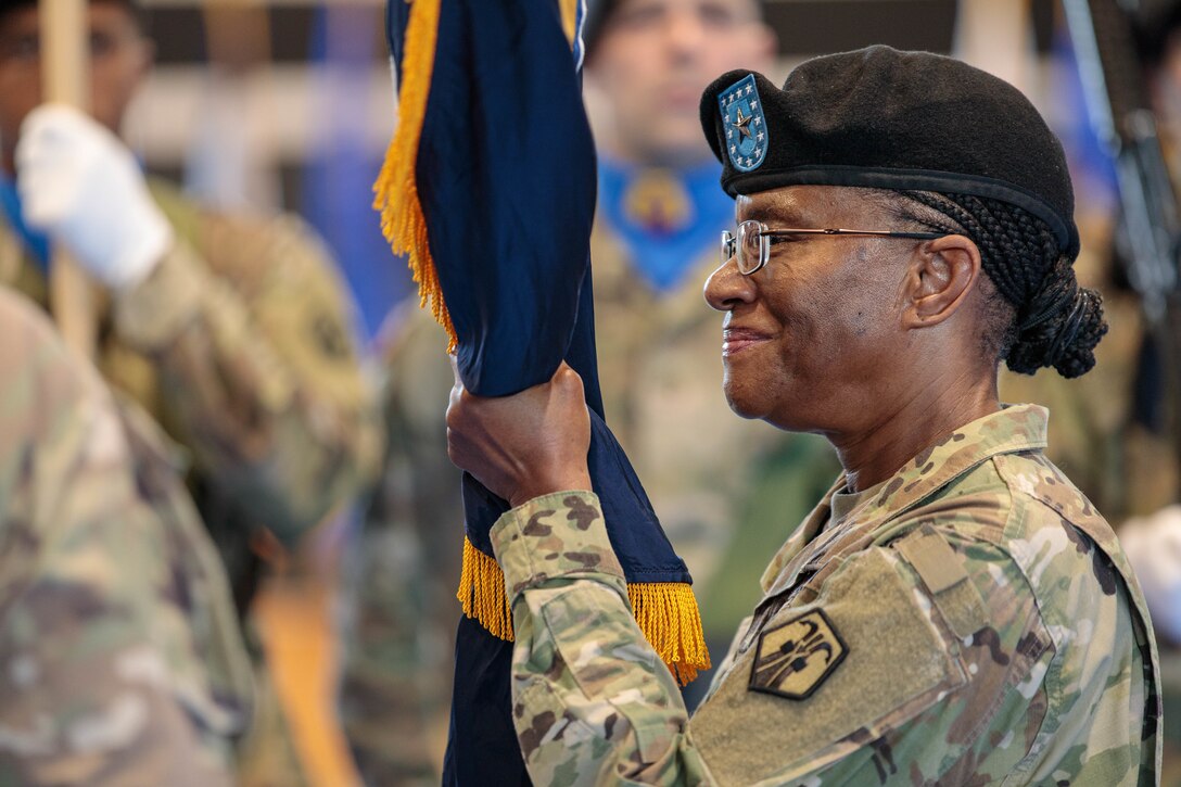 7th MSC Passes the Colors in Change of Command