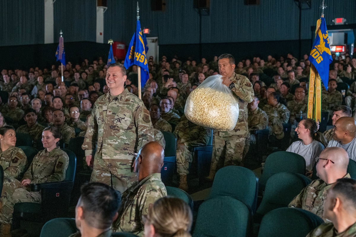 Wing says good-bye to Commander