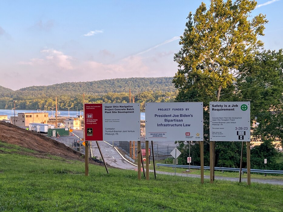 The U.S. Army Corps of Engineers Pittsburgh District will host a groundbreaking ceremony at Montgomery Locks and Dam to kick off construction to update the Ohio River’s oldest and smallest navigation facilities.