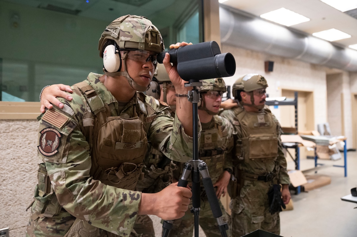 Photo of Airmen