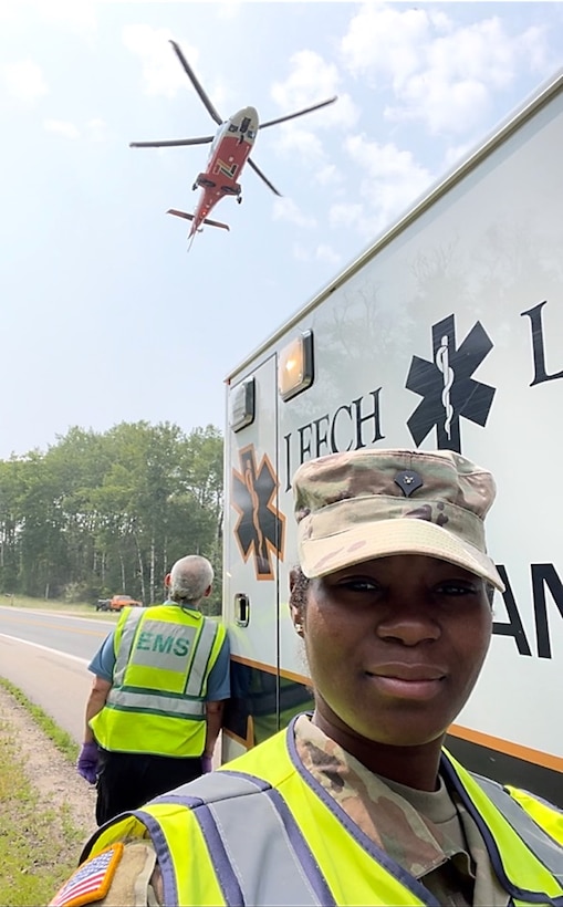 U.S. Army Reserve Soldier helps provide emergency assistance to family involved in motor vehicle collision