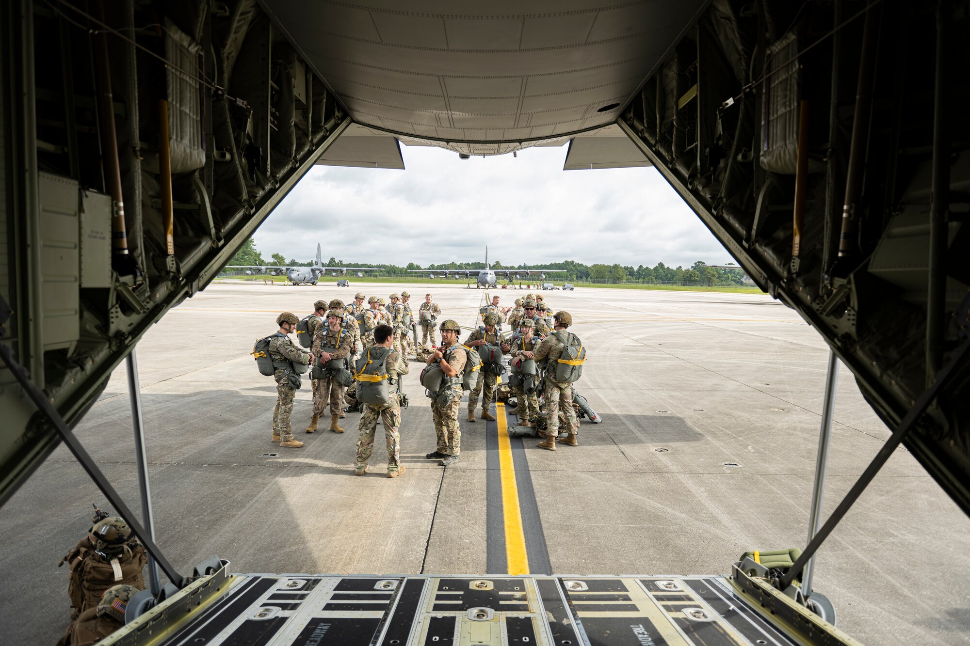 93rd AGOW executes static line training > Moody Air Force Base