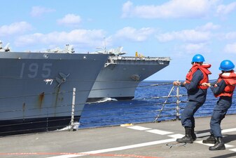 USS Ramage (DDG 61) replenishes from USNS Leroy Gruman (T-AO 195).