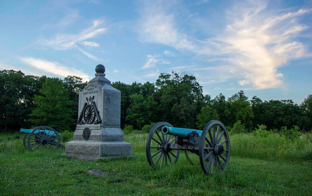 Bomb squad personnel attend unexploded ordnance course at Gettysburg Museum