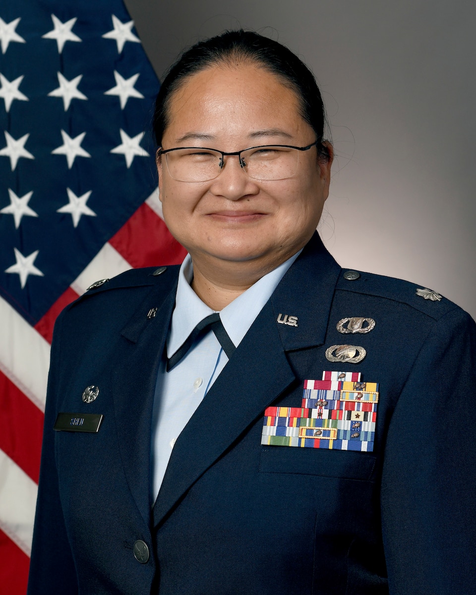 Lieutenant Colonel Simone Shen Bio Photo
